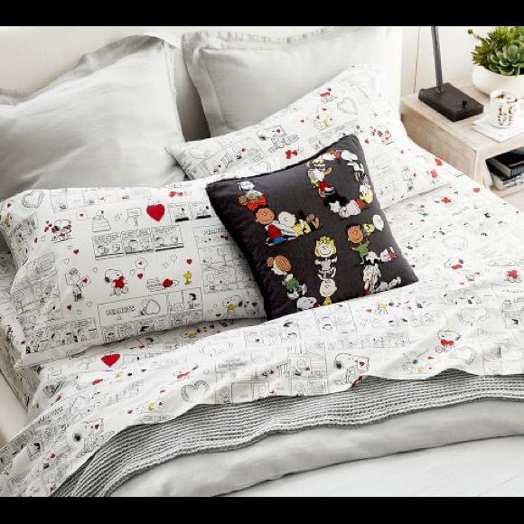 Pottery Barn Peanuts “LOVE” Happy Valentines Charlie Brown Pillow Cover … - Picture 7 of 16